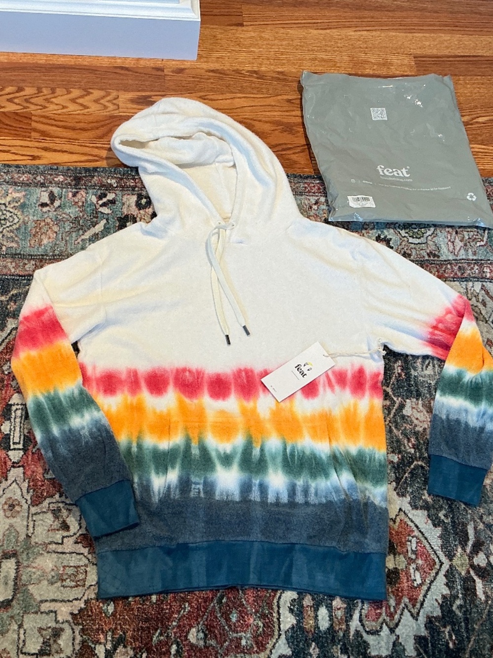 NWT FEAT Unisex Sunset Lover Blanket Blend White Multicolor Tie-dye Hoodie